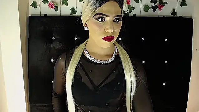 Kristal Queen01 online show from 12, 4, 2026