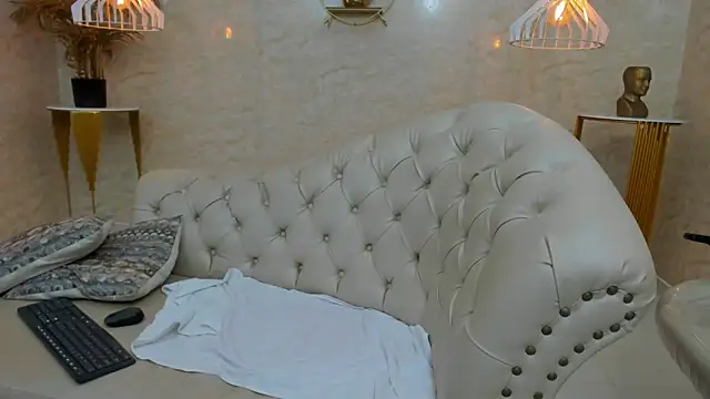 Snapshot of Isabellaa_Rosee chatting on 1, 3, 2026 Isabellaa Rosee online show from 1, 3, 2026