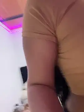 Snapshot of Valentina_Diaz15 chatting on 14, 2, 2026 Valentina Diaz15 online show from 14, 2, 2026