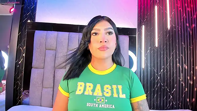 Snapshot of CamilaParisi chatting on 21, 6, 2026 CamilaParisi online show from 21, 6, 2026