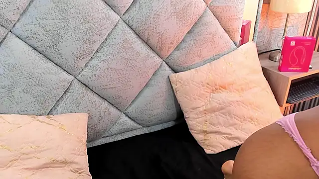 Lunakellerr online show from 7, 3, 2026