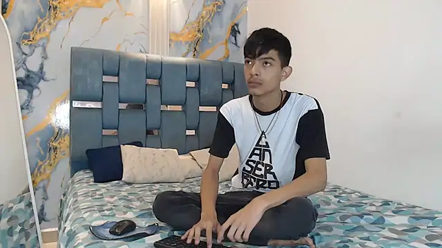 KITTY BOSH online show from 8, 4, 2026