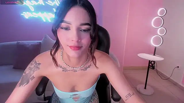 CarolineEvans x online show from 23, 2, 2026