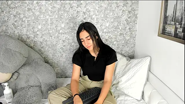 Anika H online show from 2, 5, 2026