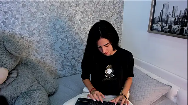 Anika H online show from 3, 3, 2026