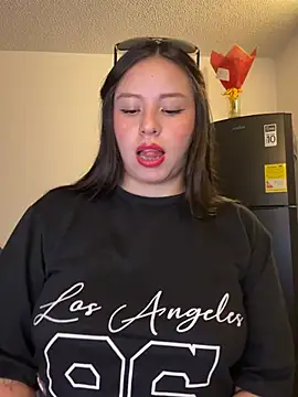 Sofi Collinss online show from 8, 4, 2026