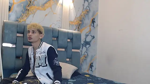 YOUNG BOYS HELL online show from 29, 6, 2026