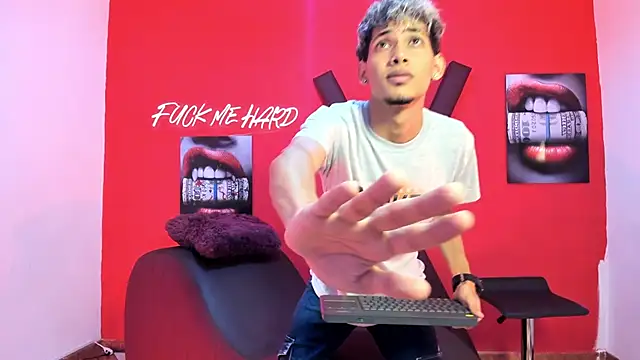 Snapshot of YOUNG_BOYS_HELL chatting on 14, 2, 2026 YOUNG BOYS HELL online show from 14, 2, 2026