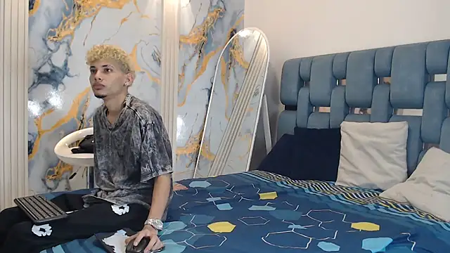 YOUNG BOYS HELL online show from 27, 5, 2026