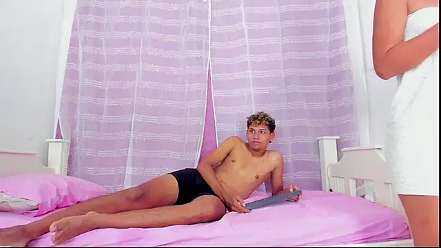 Henry and Lucy online show from 27, 3, 2026