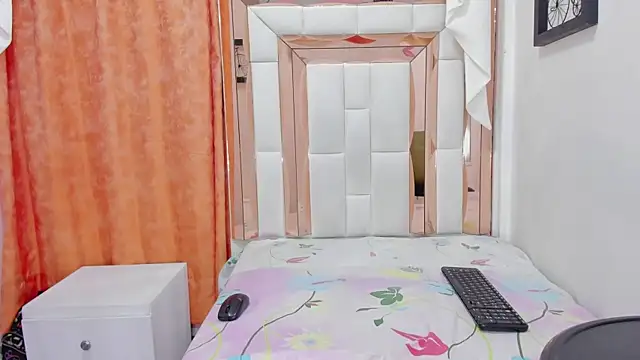 kimberly xoxo 3 online show from 18, 2, 2026