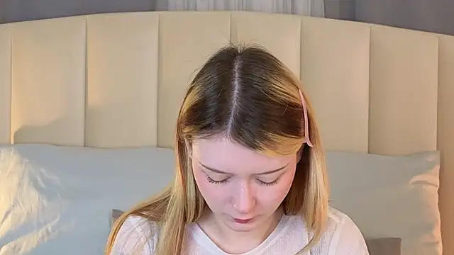 AlyssFrost online show from 29, 4, 2026