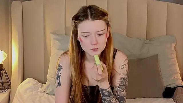 AlyssFrost online show from 2, 5, 2026