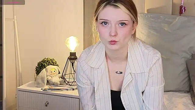 AlyssFrost online show from 18, 2, 2026