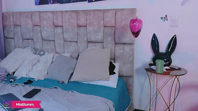 MiiaBlumm  online show from 25, 3, 2026