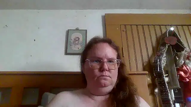 naughty queen1 online show from 21, 4, 2026