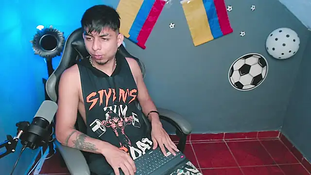 Snapshot of polloCol4U chatting on 9, 7, 2026 polloCol4U online show from 9, 7, 2026