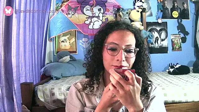 lewd mooncat online show from 26, 3, 2026