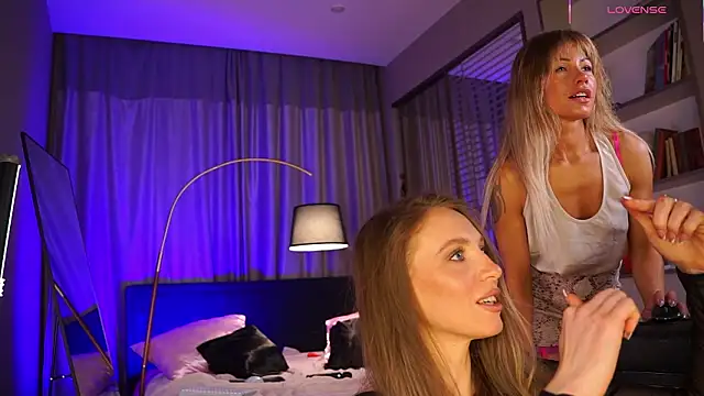 goddess aphroditte online show from 16, 3, 2026