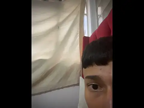 Snapshot of glopetitooo chatting on 15, 2, 2026 glopetitooo online show from 15, 2, 2026