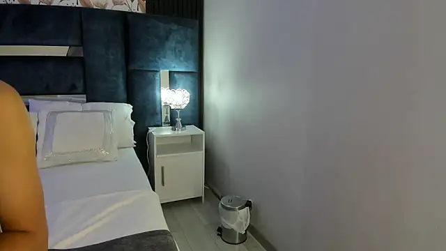 PerlaRogerss  online show from 6, 4, 2026