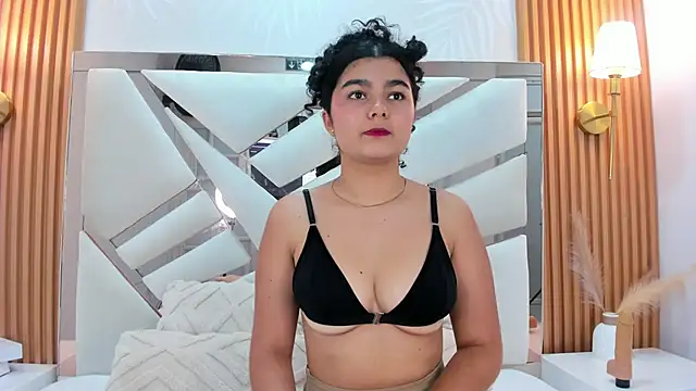 Snapshot of _Curly_Beauty chatting on 17, 2, 2026 Curly Beauty online show from 17, 2, 2026