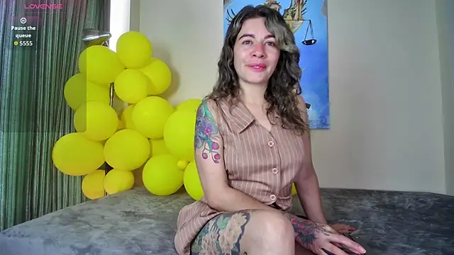 oriana thomson01 online show from 20, 5, 2026