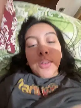 Valentinacouple online show from 4, 4, 2026