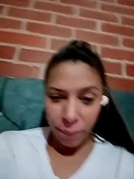 kiki milu online show from 23, 3, 2026