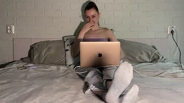 missmiroslava online show from 3, 4, 2026