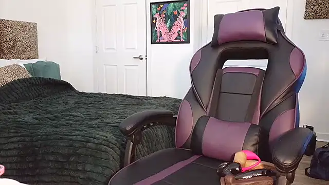 LanayaOnline online show from 11, 4, 2026