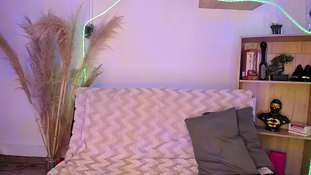 Tylla   online show from 11, 4, 2026