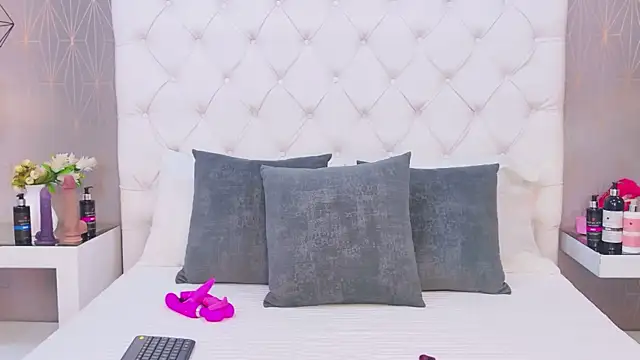 AntonellaEscudero online show from 23, 4, 2026