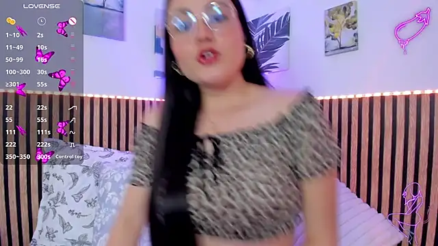 Lyra Noire online show from 22, 4, 2026