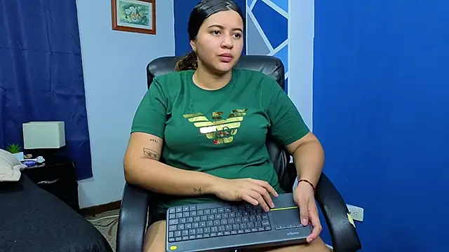 goodgirlxxl online show from 13, 4, 2026