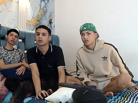 Snapshot of GOLD_BOYS chatting on 17, 2, 2026 GOLD BOYS online show from 17, 2, 2026