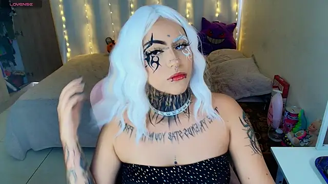 Snapshot of maliciaXpoison chatting on 26, 4, 2026 maliciaXpoison online show from 26, 4, 2026
