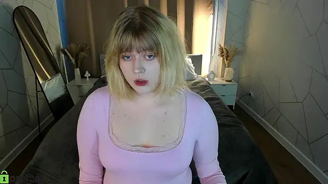 luna c0ra online show from 4, 3, 2026