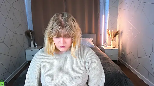 luna c0ra online show from 8, 4, 2026