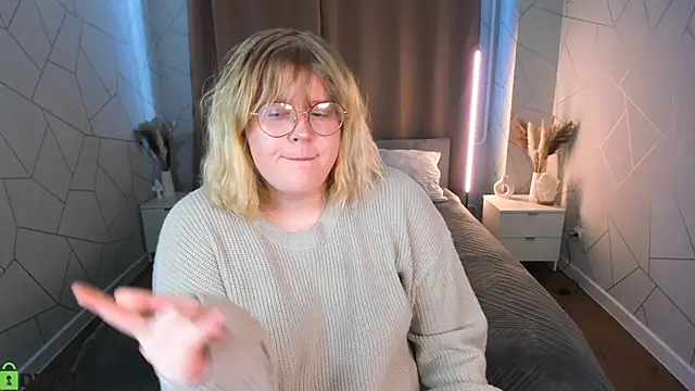 luna c0ra online show from 2, 4, 2026