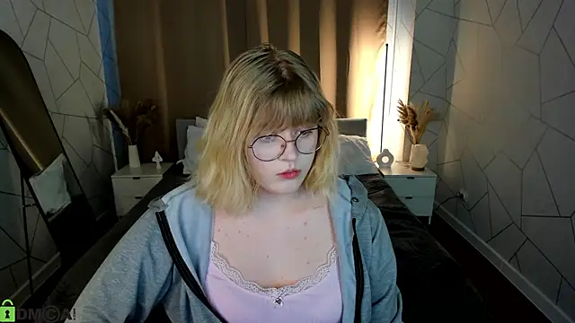 luna c0ra online show from 5, 3, 2026