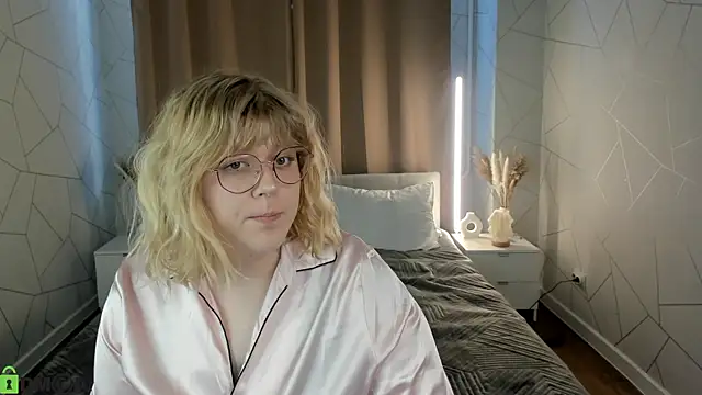 luna c0ra online show from 19, 3, 2026