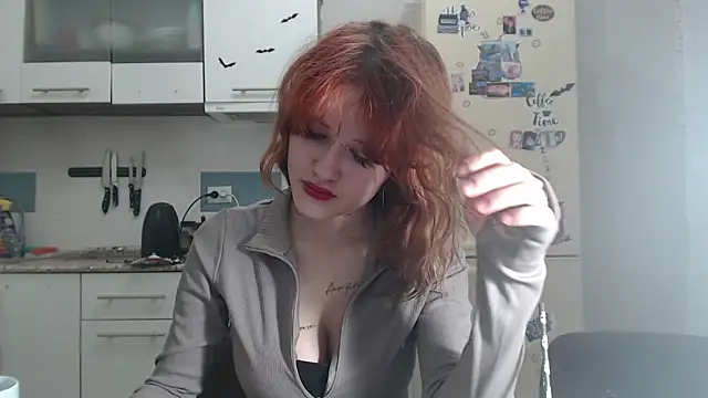 Snapshot of SolarAdrienne chatting on 27, 2, 2026 SolarAdrienne online show from 27, 2, 2026