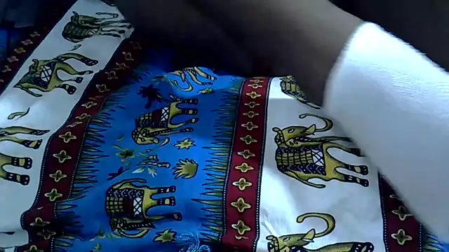 SexxyBee- online show from 13, 5, 2026