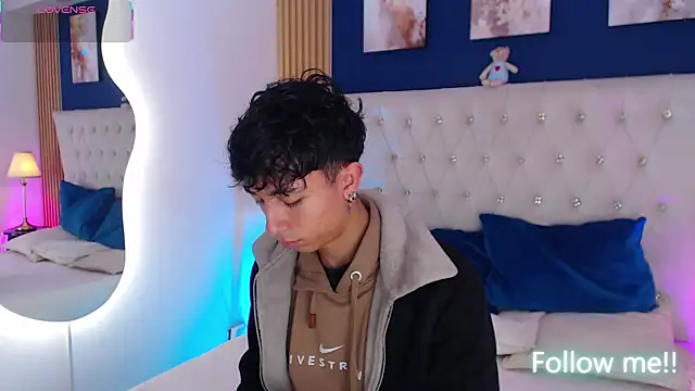 Aiden Rivers  online show from 24, 4, 2026