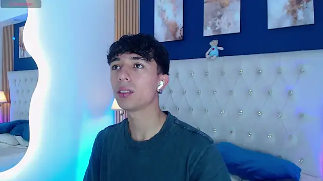 Aiden Rivers  online show from 22, 4, 2026