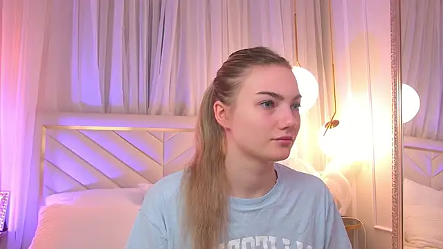 Snapshot of Sona_Lavberi chatting on 29, 4, 2026 Sona Lavberi online show from 29, 4, 2026