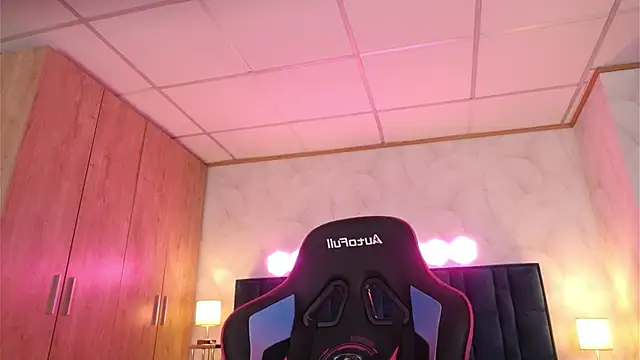 LucyDeLuca online show from 4, 3, 2026