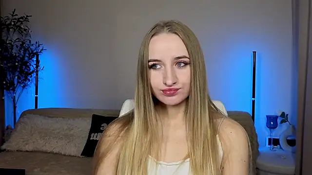 Oxy Foxie online show from 2, 6, 2026