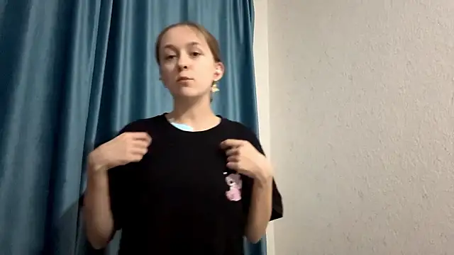 Snapshot of StaticBliss chatting on 10, 3, 2026 StaticBliss online show from 10, 3, 2026